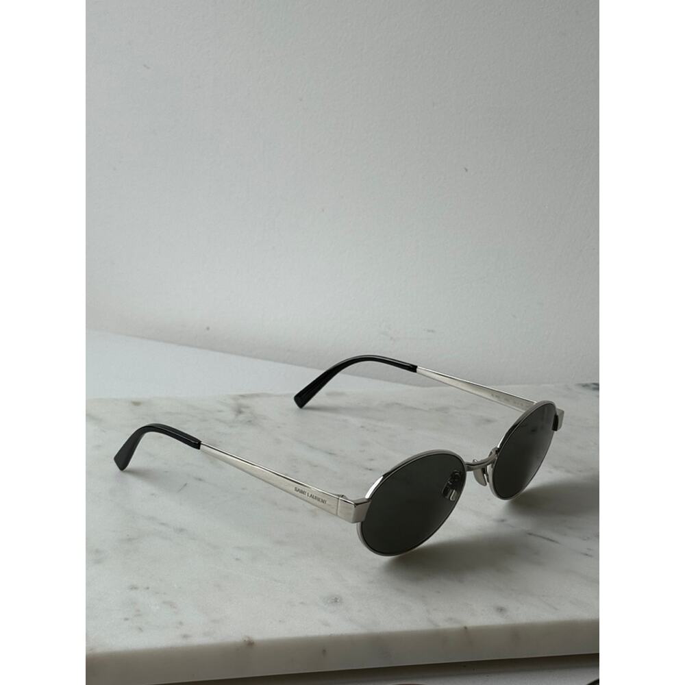 NEW Saint Laurent SL692 Oval Metal Sunglasses in Silver - Picture 5 of 6